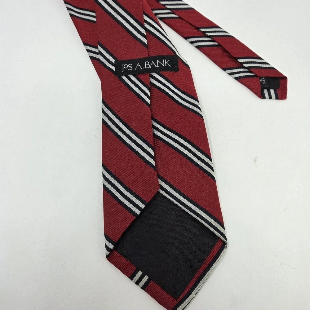 Joseph Jos A Bank Mens REPP Tie 100% Silk 61